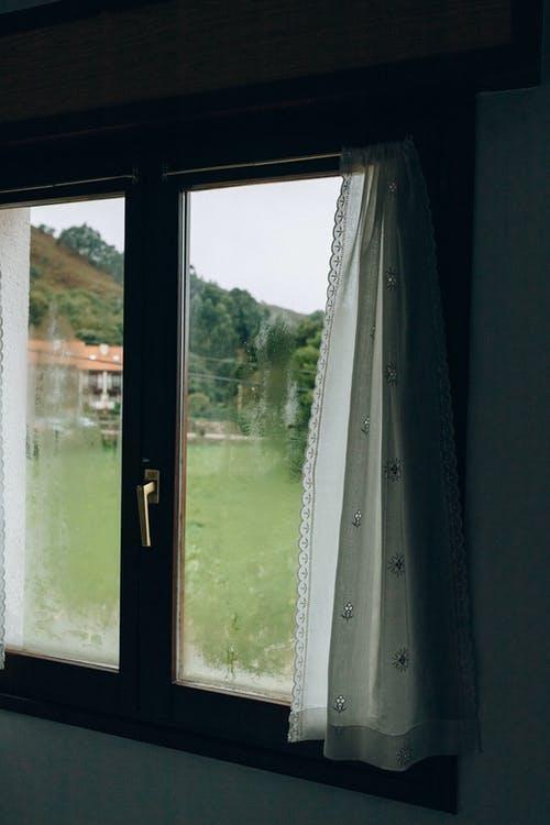 Risque d'apparition de phénomènes de condensation et possibles moisissures
