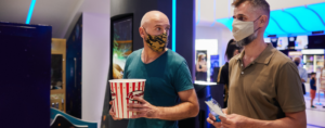 éviter les risques COVID-19 au cinéma